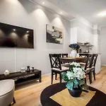 Corner Apartment *